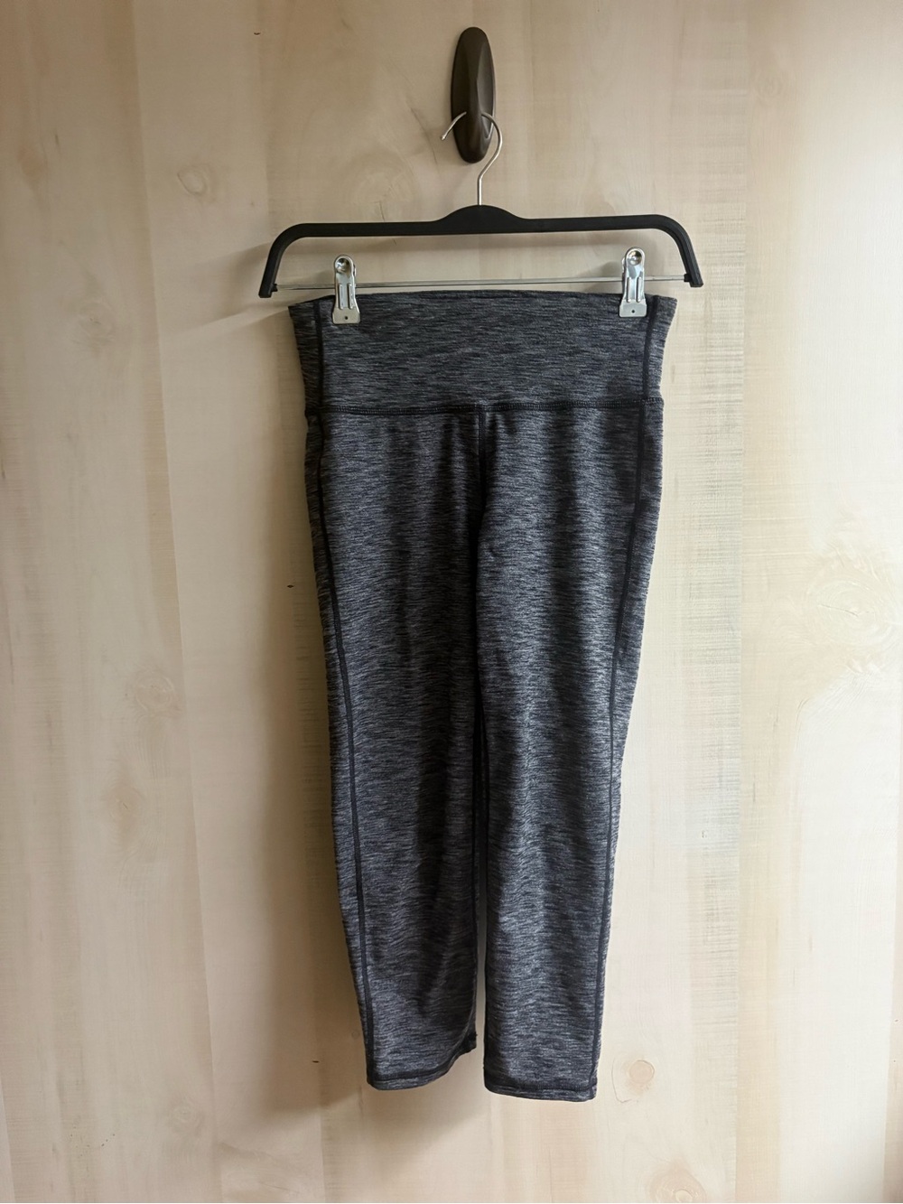 Athleta Charcoal Heather Cropped Performance Leggings